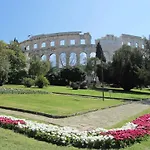 43 * Pula