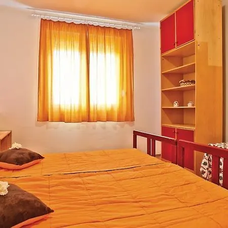 Apartment 43 Pula